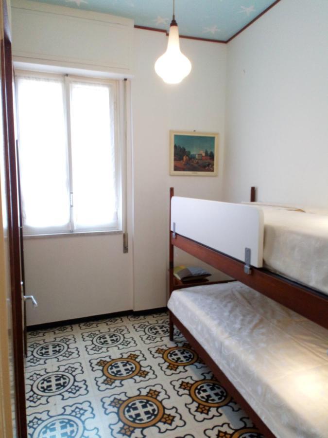 Casa Di Claude Con Posto Auto Apartment Finale Ligure Exterior photo