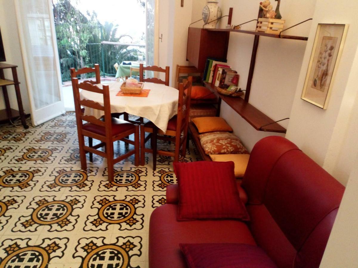 Casa Di Claude Con Posto Auto Apartment Finale Ligure Exterior photo