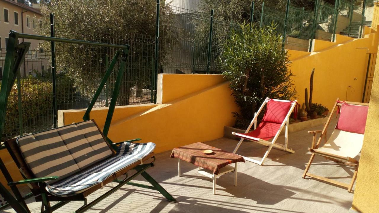 Casa Di Claude Con Posto Auto Apartment Finale Ligure Exterior photo
