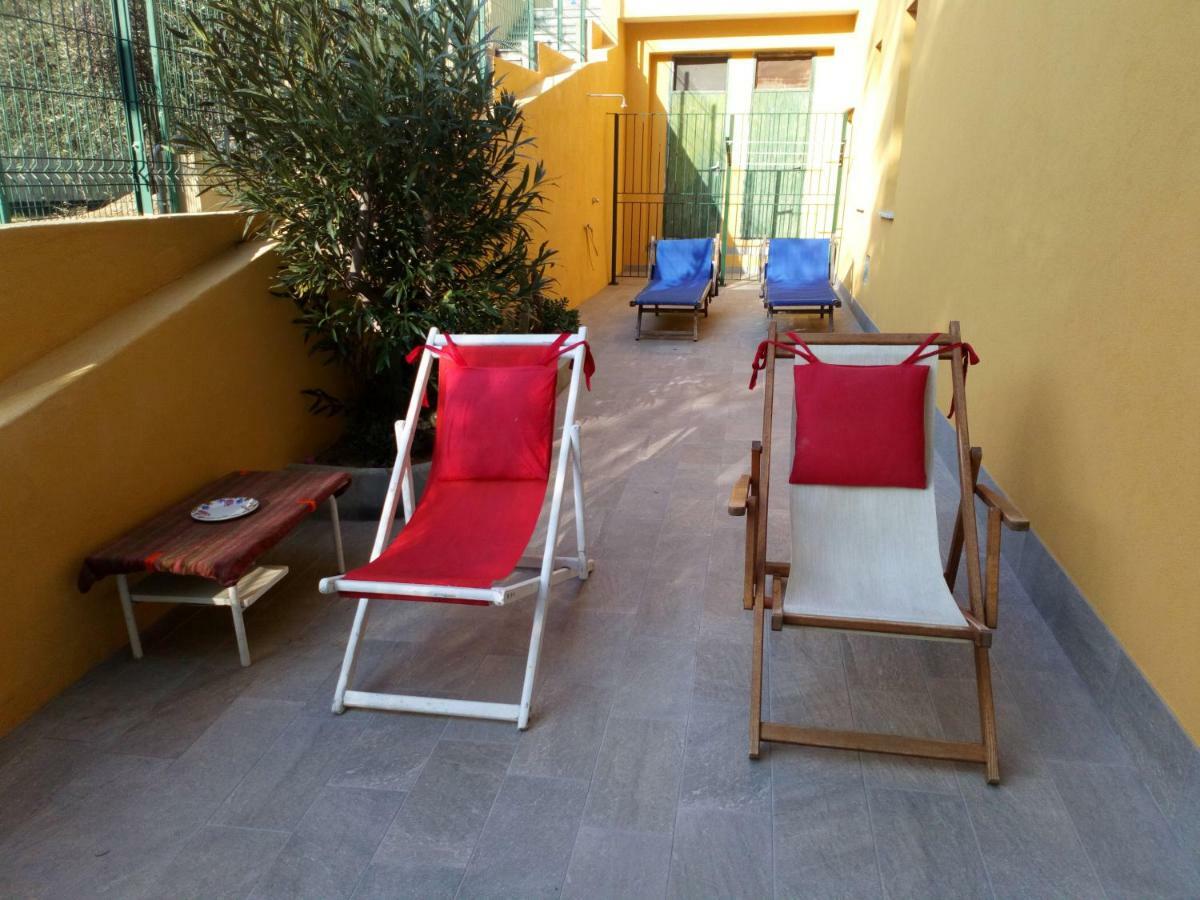 Casa Di Claude Con Posto Auto Apartment Finale Ligure Exterior photo